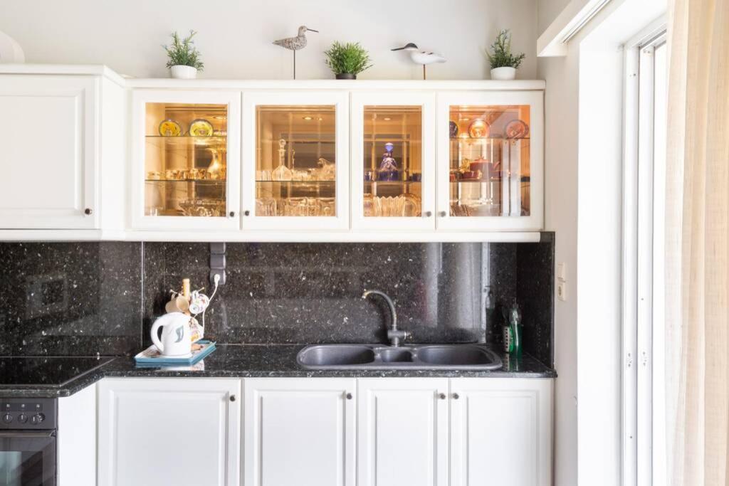 אתונה Two Bedroom Apartment Near Alimos Marina ! מראה חיצוני תמונה